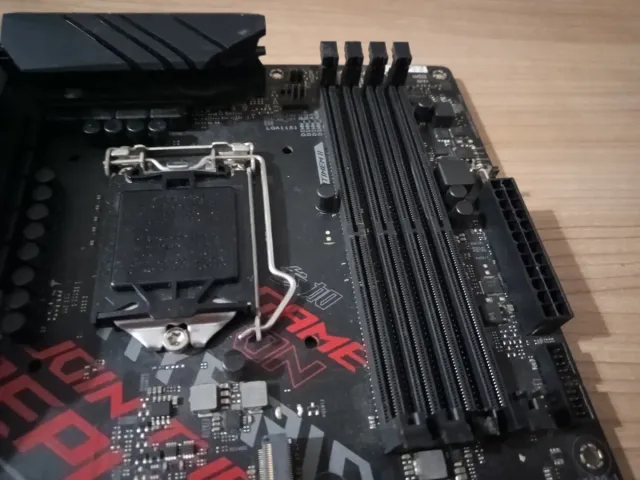 (ROTO) Placa Base ASUS ROG STRIX Z390-H GAMING