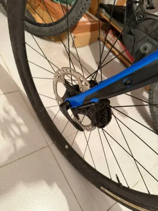 Bicicleta Eléctrica Giant E+ Gravel Azul