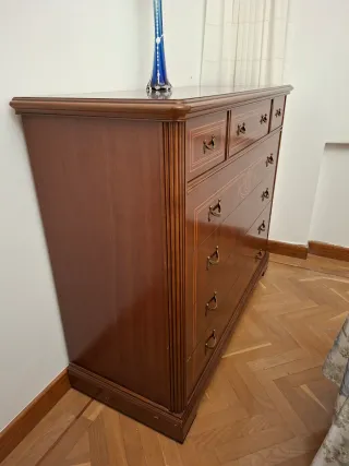 Muebles de dormitorio de madera oscura