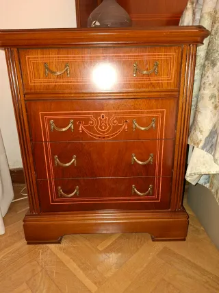 Muebles de dormitorio de madera oscura