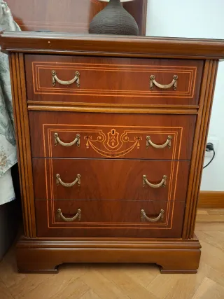 Muebles de dormitorio de madera oscura