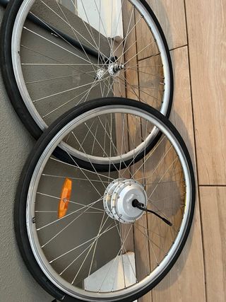 Ruedas Bicicleta Eléctrica 28" Motor Trasero 24V