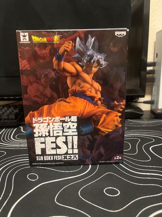 Figura Son Goku Ultra Instinct