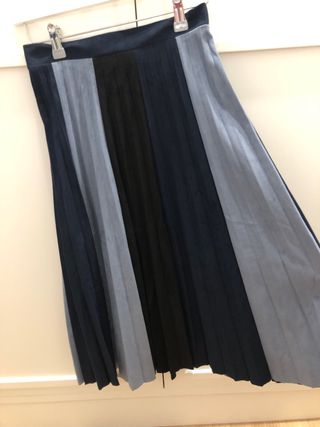 Falda mide Zara plisada invierno 