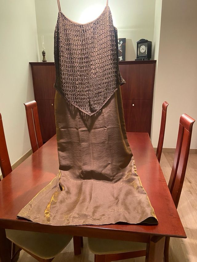 Vestido largo marrón dorado