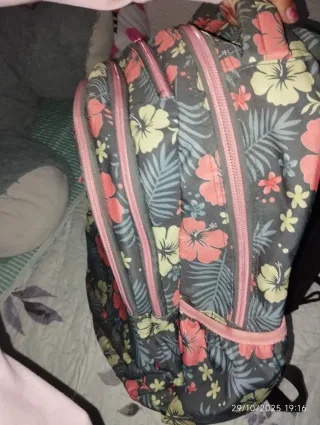 Mochila Ocean's Wave floral Precio negociable