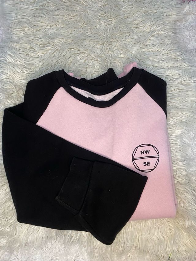 Sudadera Bershka Rosa y Negra Talla XL