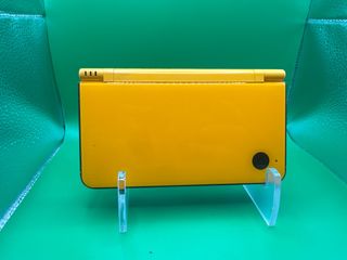 Nintendo DSi XL Amarilla