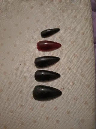 Uñas postizas press on.