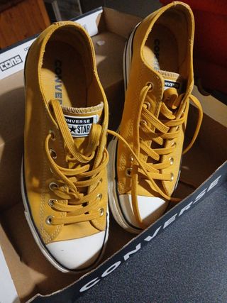 Converse Amarillas Plataforma