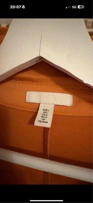 Vestido naranja con botones