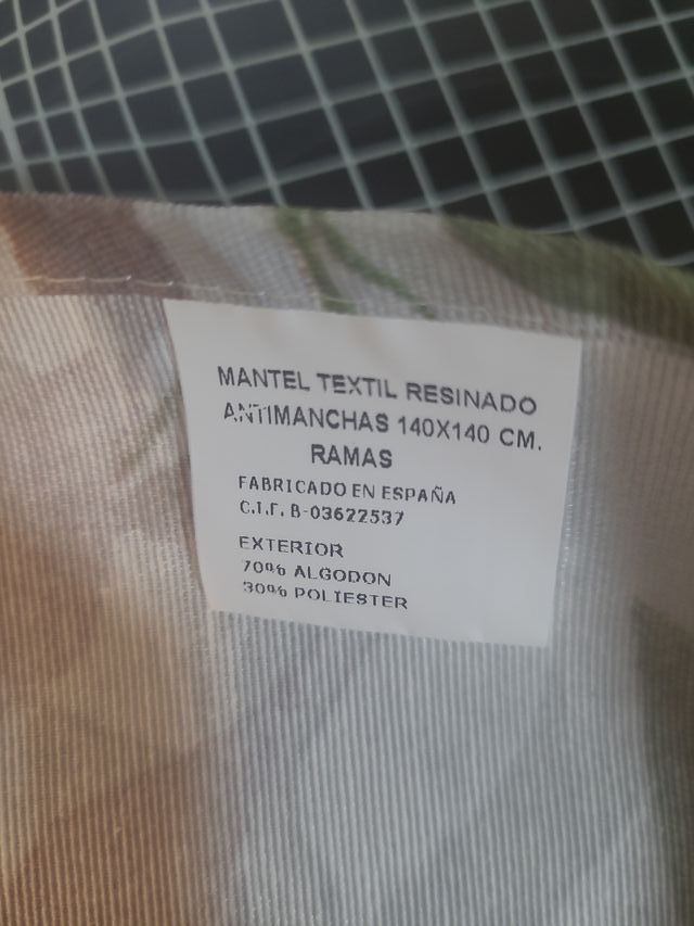 Mantel antimanchas hojas beige y verde