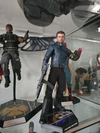 Hot Toys Winter Soldier 1/6 Figura