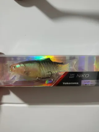 Señuelo Yokozuna Niko Live Bait y piki gab