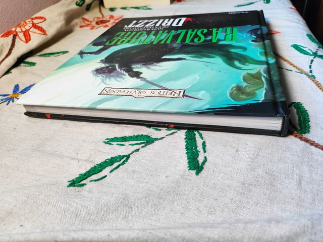 Guía Ilustrada de la Leyenda Drizzt. Timun Mas.