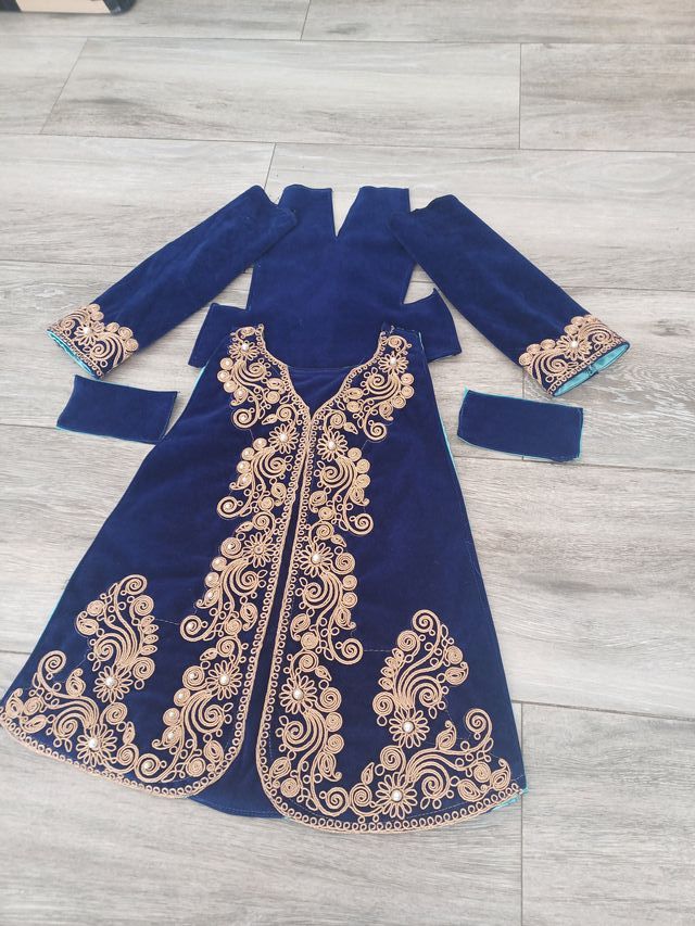 Saya bordada para virgen de 70 cm