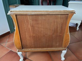 Mesitas de noche blancas