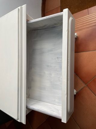 Mesitas de noche blancas