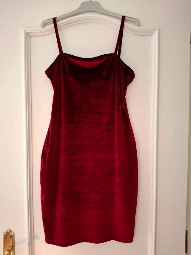 Vestido rojo pull and bear
