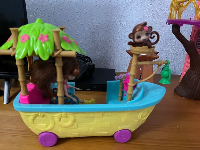 Barco Enchantimals con Muñeca y Mono
