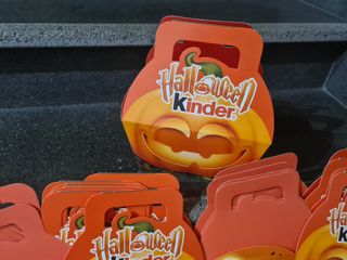 100 pz scatola Kinder Pah Halloween docetti zucca