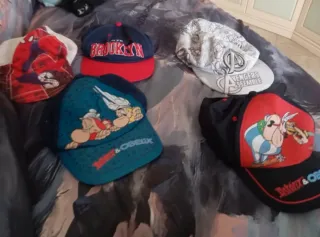 5 Cappellini con visiera