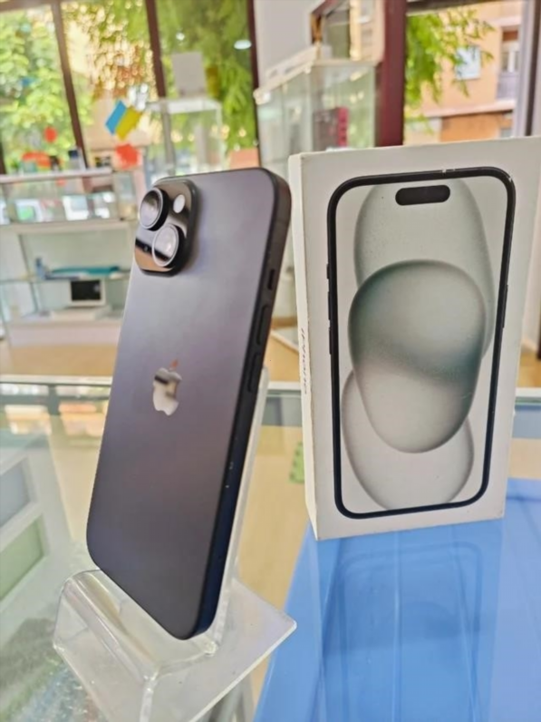 Batteria iPhone 15 nera da 128 GB 88%