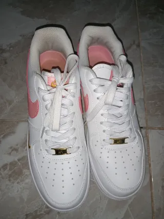 Nike Air Force 1 Blancas y Rosas