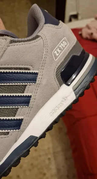 Zapatillas Adidas ZX 750 Gris