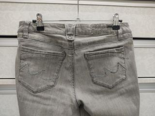 Pantalón vaquero gris