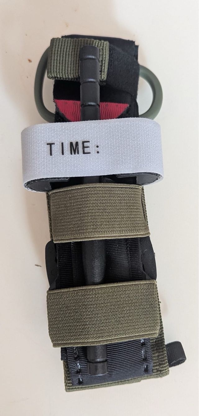 Torniquete+ tijera cortaropa + pouch