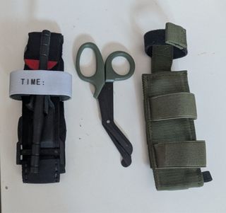 Torniquete+ tijera cortaropa + pouch