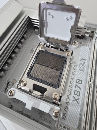 Scheda Madre Gigabyte X870 Aorus Stealth Ice