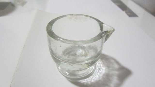 Mortero de cristal antiguo farmacia