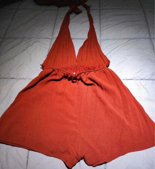 Mono corto naranja escote halter