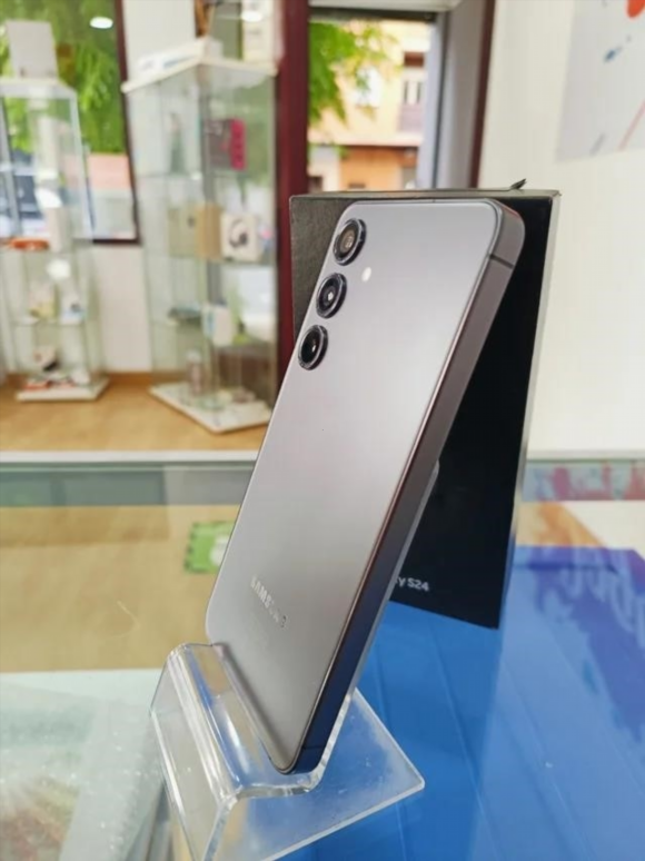 Samsung Galaxy S24 grigio 5G 128 GB 8 GB RAM