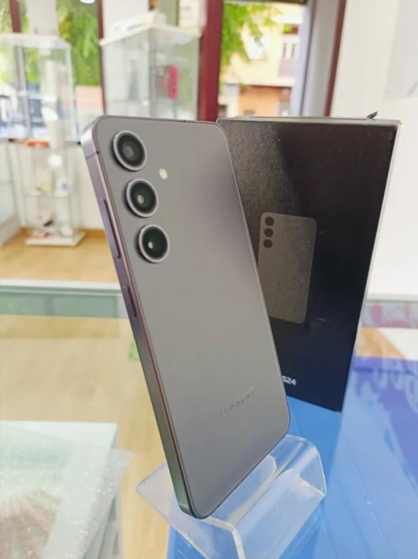 Samsung Galaxy S24 grigio 5G 128 GB 8 GB RAM