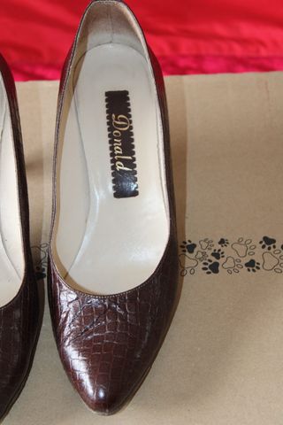 Sapatos de salto altos castanhos Donald