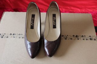 Sapatos de salto altos castanhos Donald