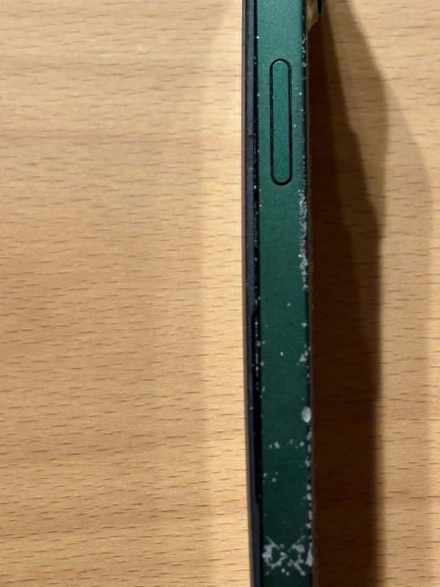 Batteria danneggiata verde per iPhone 13 da 128 GB