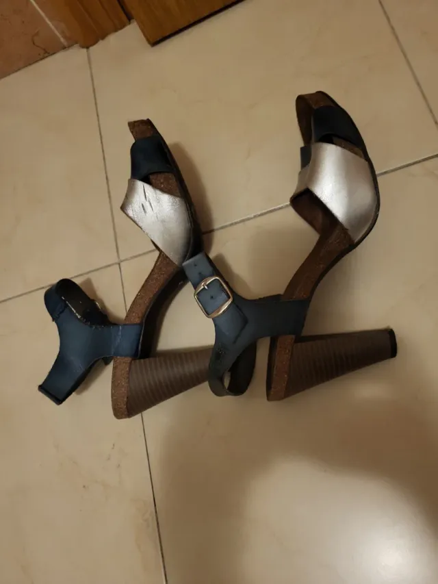 Sandalias Tacon Abril Azul y Plata Talla 40