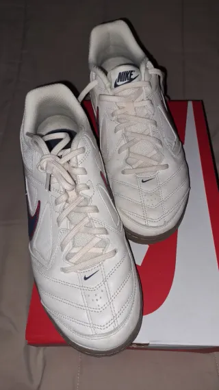 Zapatillas Fútbol Sala Nike Blancas y Azules