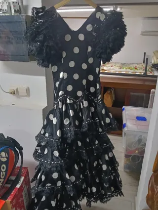 4 Vestidos Flamenca y falda rociera