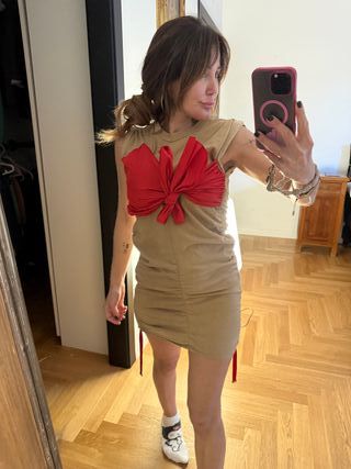 Vestito con fiocco beige e rosso taglia 40