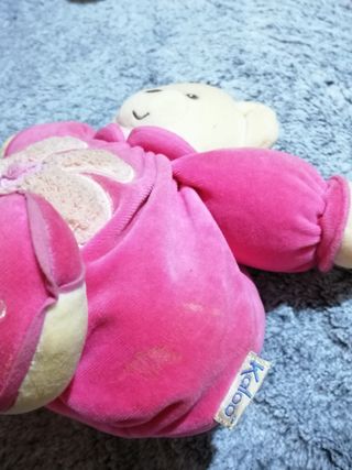 Peluche Kaloo rosa con manchas