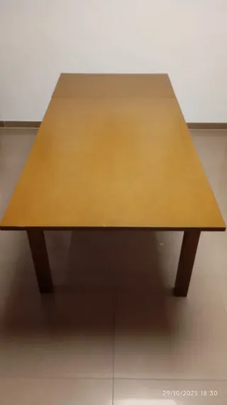Mesa de comedor extensible de madera maciza