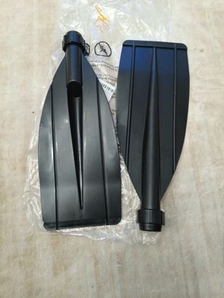 Palas de remo negras