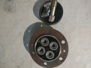 Cubo reductor ZF AUSA carretillas