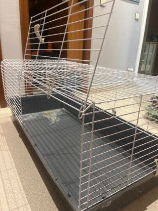 Jaula blanca para mascotas