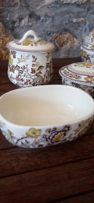 Juego tocador/ baño porcelana.